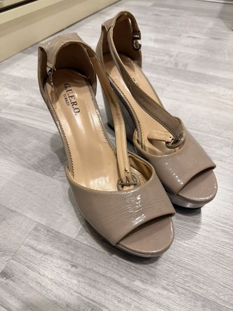 Guerro (Turkey) qadın platformalı sandal - Model: açıq burunlu, wedge — Madina
