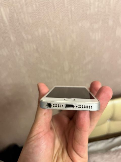 IPhone 5s, Gümüşü — Bakı