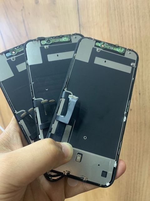 "Apple iPhone 11" ekranı — Bakı