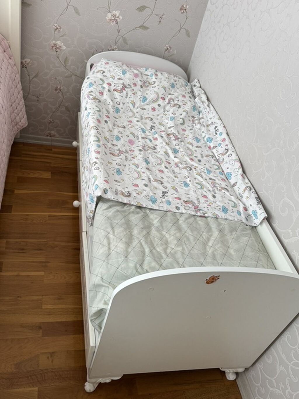Uşaq çarpayısı – ağ rəng, taxta konstruksiya - Ölçü: təxminən 160×80 — Yataqlar, Bakı (2)