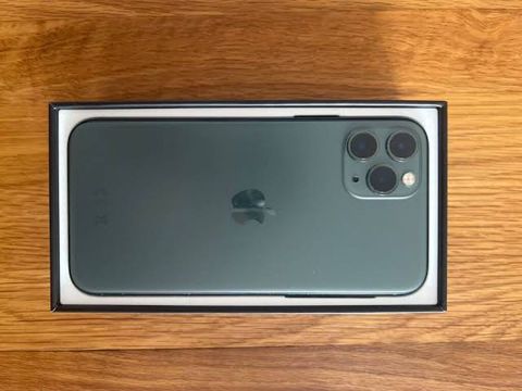 IPhone 11 pro qutusu əla vəziyyətdə.senedleri içində — Bakı