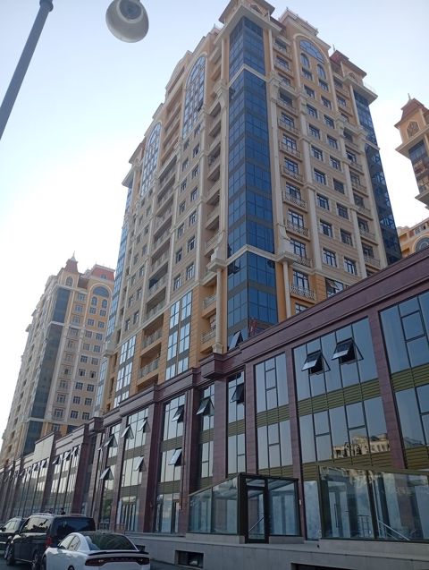 Satılır 3 otaqlı yeni tikili 122 m² — Bakı