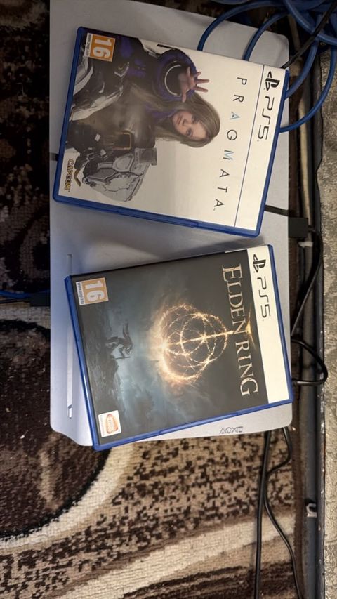 Məhsul: PlayStation 5 (diskli versiya) + 2 orijinal PS5 oyun diski — Bakı
