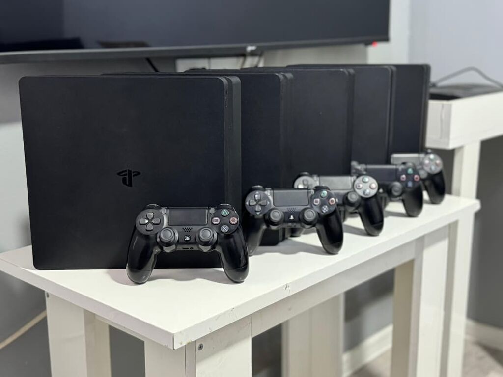 PlayStation 4 oyun konsolları – endirim kampaniyası Əlaqə nömrəsi — Oyun konsolları, Gəncə (3)