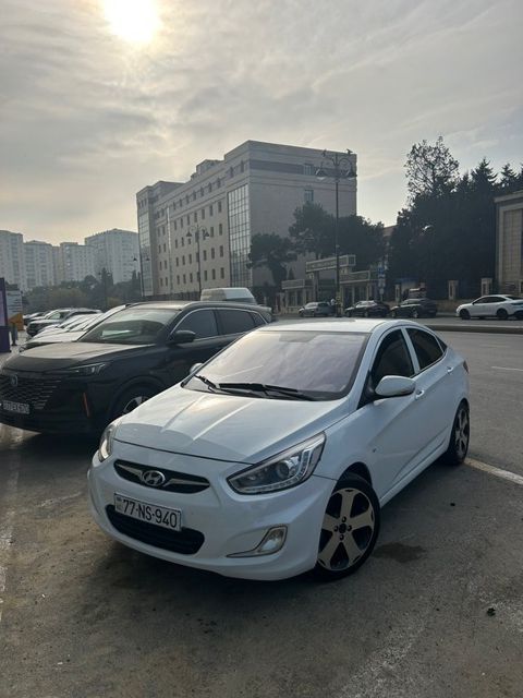 Hyundai Accent, 1.6 L, 2014 il, 300 000 km — Bakı