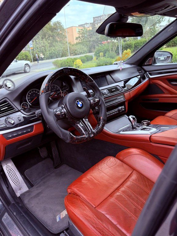 BMW M5, 4.4 L, 2013 il, 150 000 km — Avtomobillər, Bakı (9)
