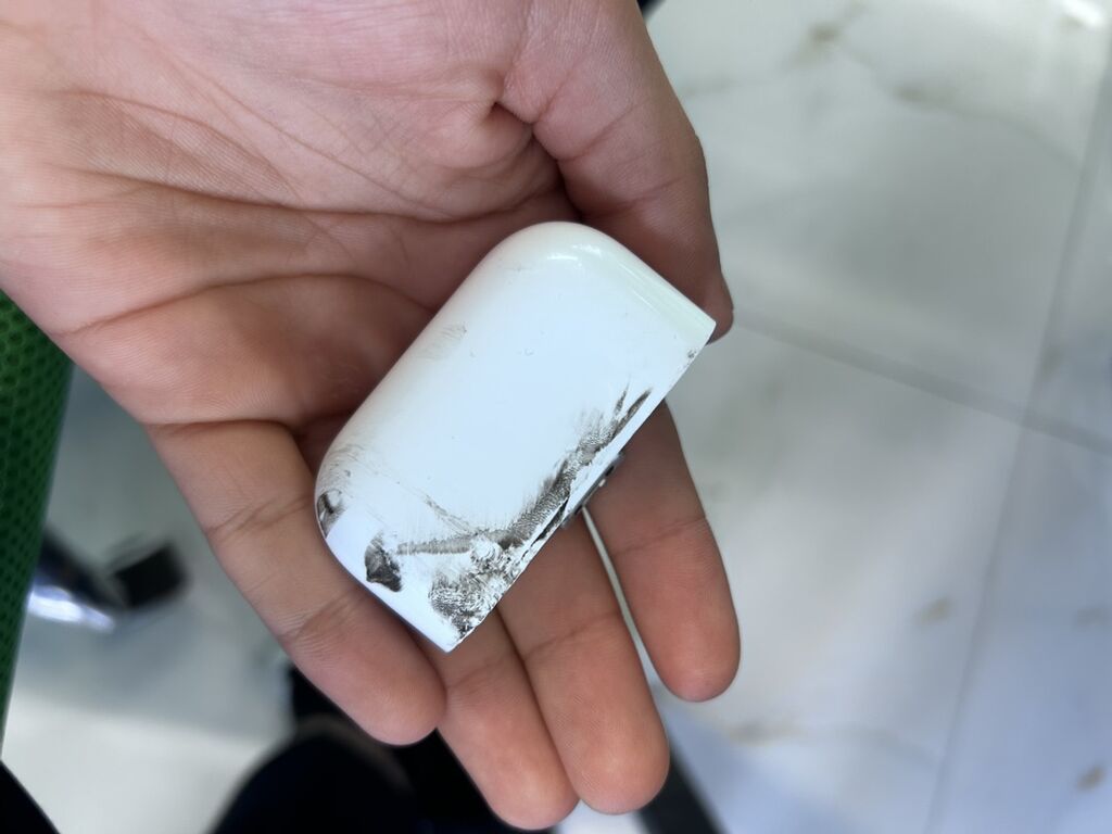Airpods pro 3 tam iwlekdi sol gulag prablemsizdi sarj gabi da iwleyir — Qulaqcıqlar, Bakı (2)