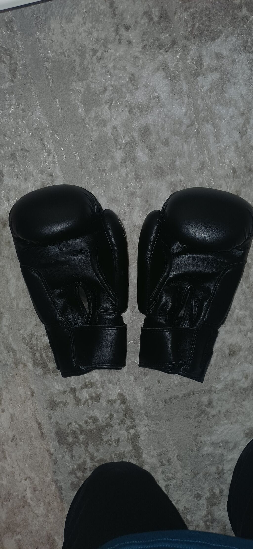 Adidas boks əlcəkləri - Rəng: qara, üst hissədə ağ zərbə səthi — Döyüş sənətləri, Bakı (2)