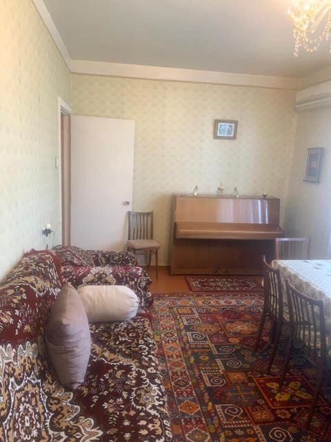 Satılır 2 otaqlı köhnə tikili 65 m² — Bakı