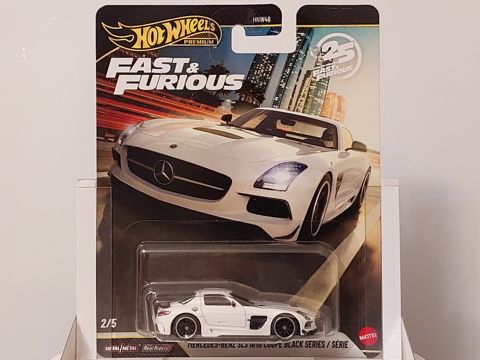"Hot Wheels - Mercedes-Benz SLS AMG Coupé Black Series" modeli — Bakı