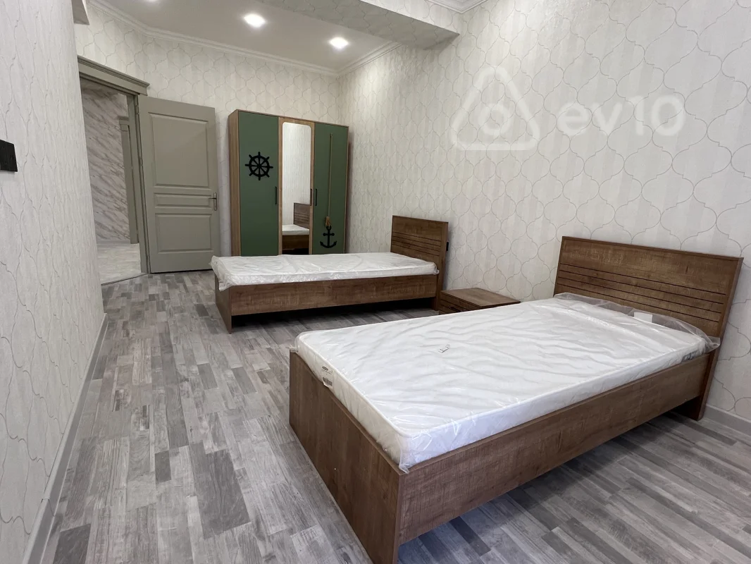 4 otaqlı mənzil, 150 m², Qulu Quliyev — kirayə — Mənzil, Bakı (6)