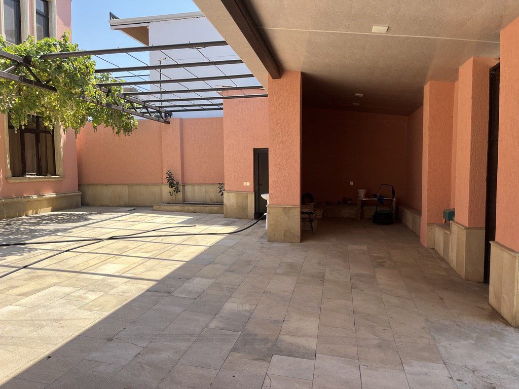 Satılır 5 otaqlı həyət evi/bağ evi 250 m² — Ev, villa, Bakı (2)
