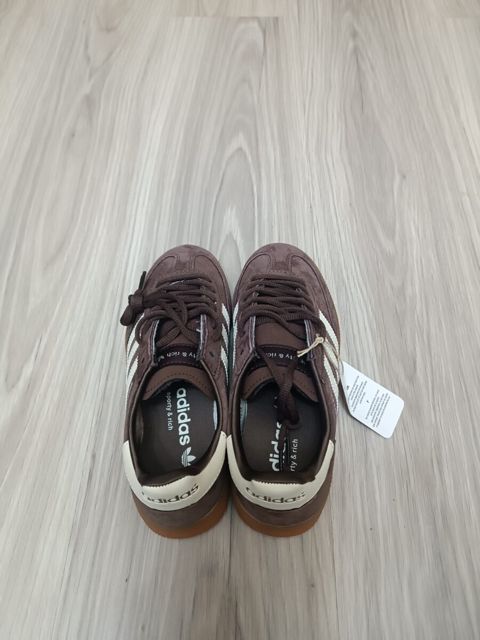 Adidas idman ayaqqabısı — Bakı