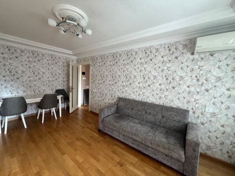 İcarəyə verilir 2 otaqlı köhnə tikili 75 m² — Bakı