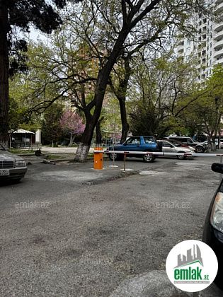 Satılır 2 otaqlı 60 m² köhnə tikili İnşaatçılar m — Mənzil (2)