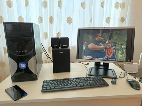 Masaüstü kompüter Creative MMS110 brend dinamiklərlə birlikdə satılır — Bakı