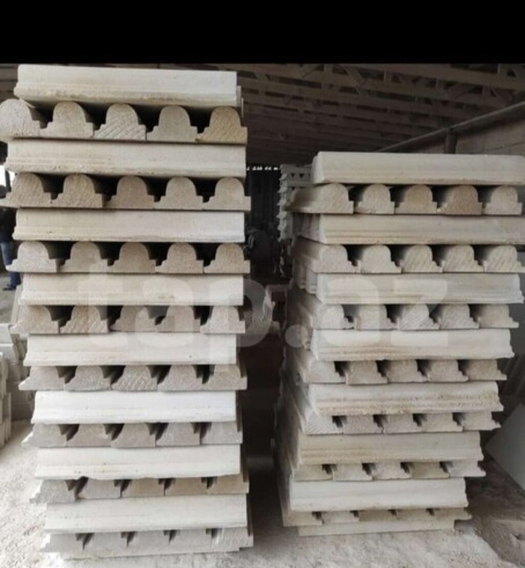 Məmulat: Ağ/açıq boz rəngli dekorativ daş bordür və parapet — Plitka və örtü materialları, Mehdiabad (3)
