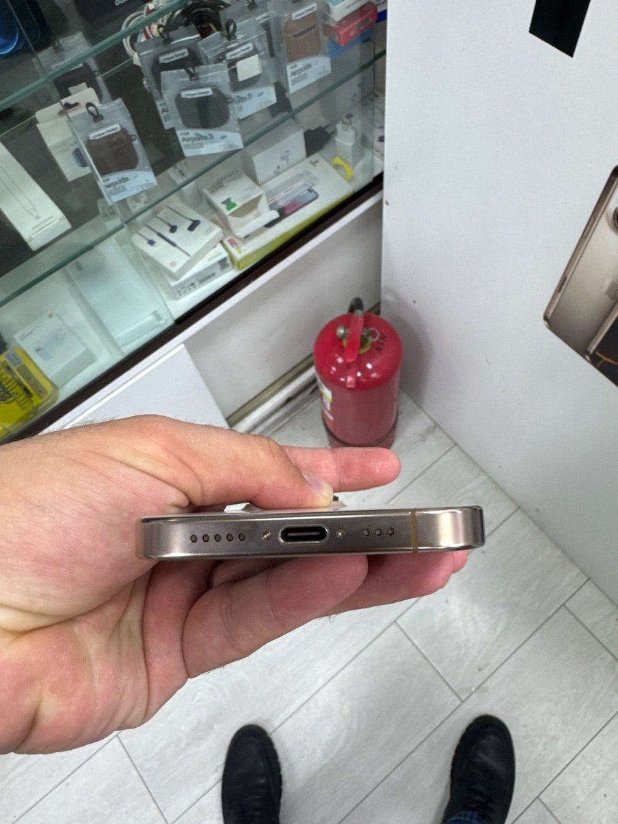 Apple iPhone 16 Pro Desert Titanium 128GB/8GB — Smartfonlar, Bakı (4)