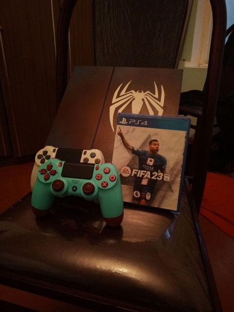 PS4 Fat 500GB Spider-Man Custom 13.52 pultlar + oyunlar — Bakı