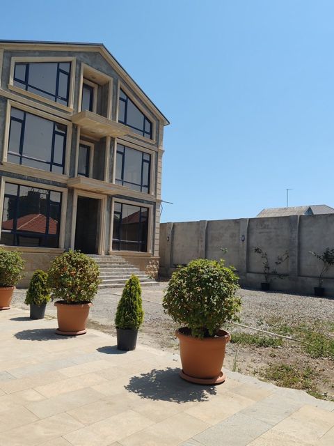 Satılır 7 otaqlı həyət evi/bağ evi 390 m² — Bakı