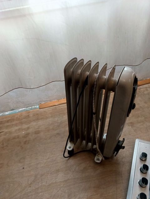 Elektrik yağ radiatoru (mini ölçü) - Kompakt ölçü: 5 bölməli yağlı — Sumqayıt