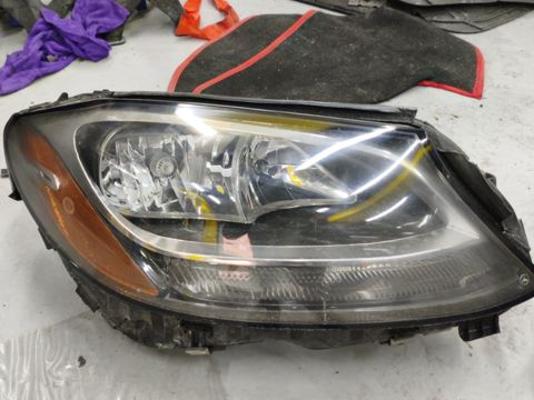 Mercedes W205 farası — Bakı