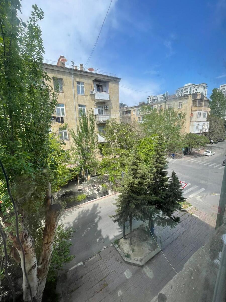 Satılır 2 otaqlı köhnə tikili 65 m² — Mənzil, Bakı (3)