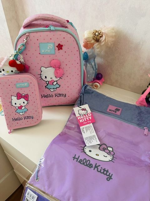 Hello Kitty temalı məktəb dəsti – Kıte brendi.160 azn alinib Tərkib — Xırdalan