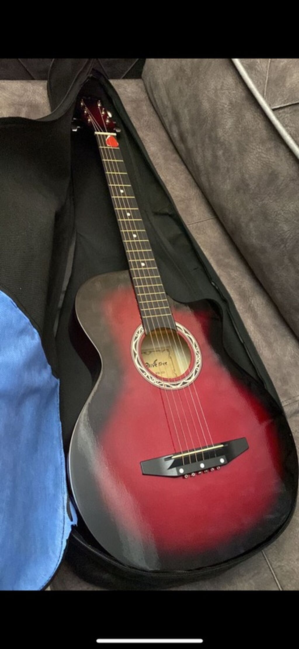 Akkustik gitara - Şəkildə göstərilən çanta,kemer ilə birlikdə - Yeni — Gitarlar və digər simli alətlər, Masazır