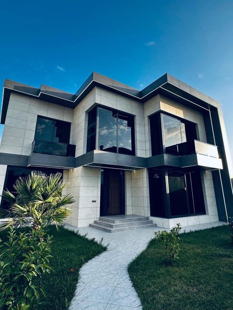 Satılır 5 otaqlı həyət evi/bağ evi 300 m² — Bakı