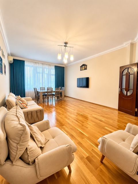 İcarəyə verilir 4 otaqlı yeni tikili 140 m² — Bakı