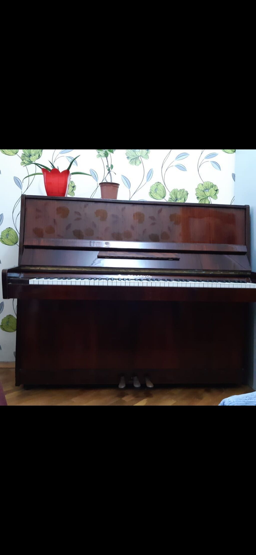 Upright pianino – klassik dizaynlı, tünd qəhvəyi taxta korpus — Pianino və digər klaviş alətləri, Sumqayıt