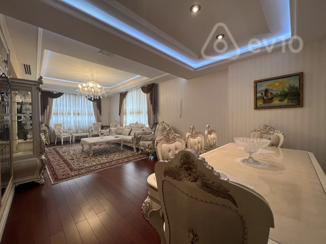 4 otaqlı mənzil, 550 m², пр Г Джавида — kirayə — Bakı