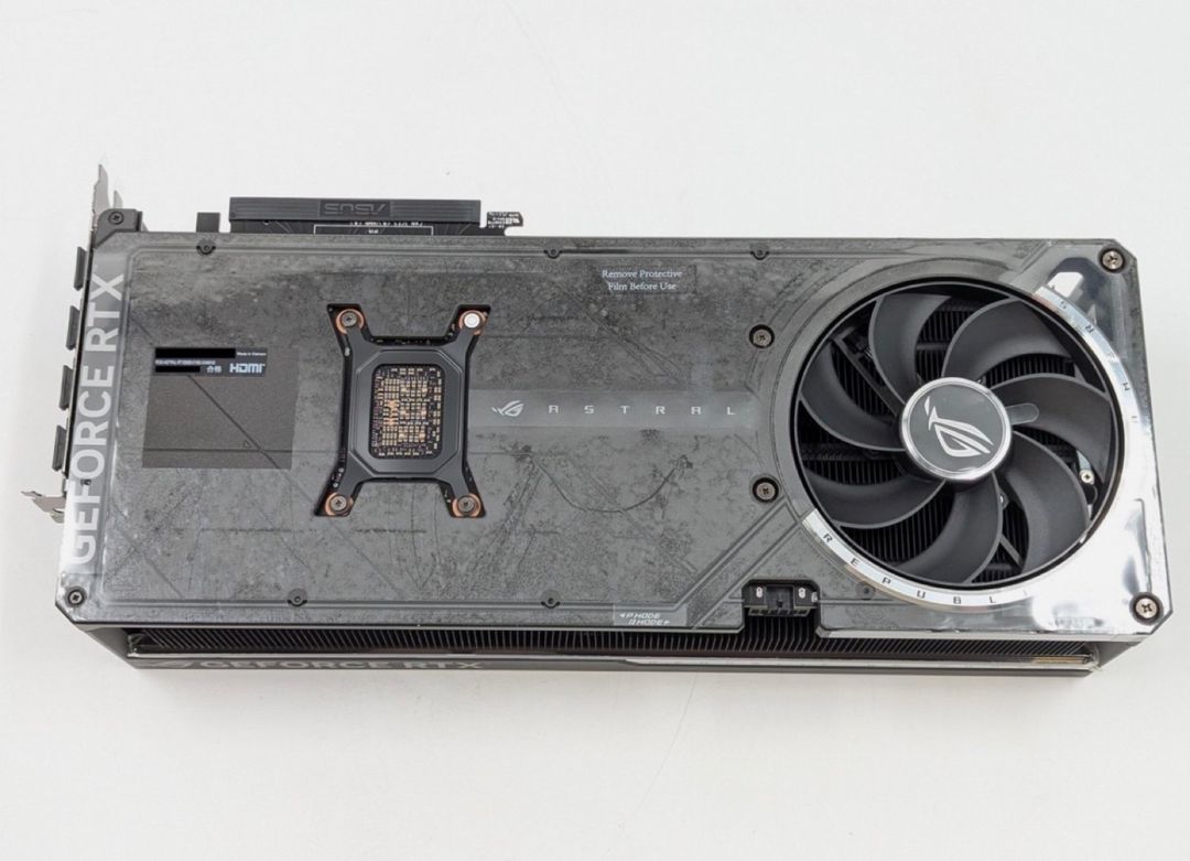 Video kart Asus RTX 5080 Rog Astral OC 16GB — Kompüterlər və noutbuklar, Bakı (6)