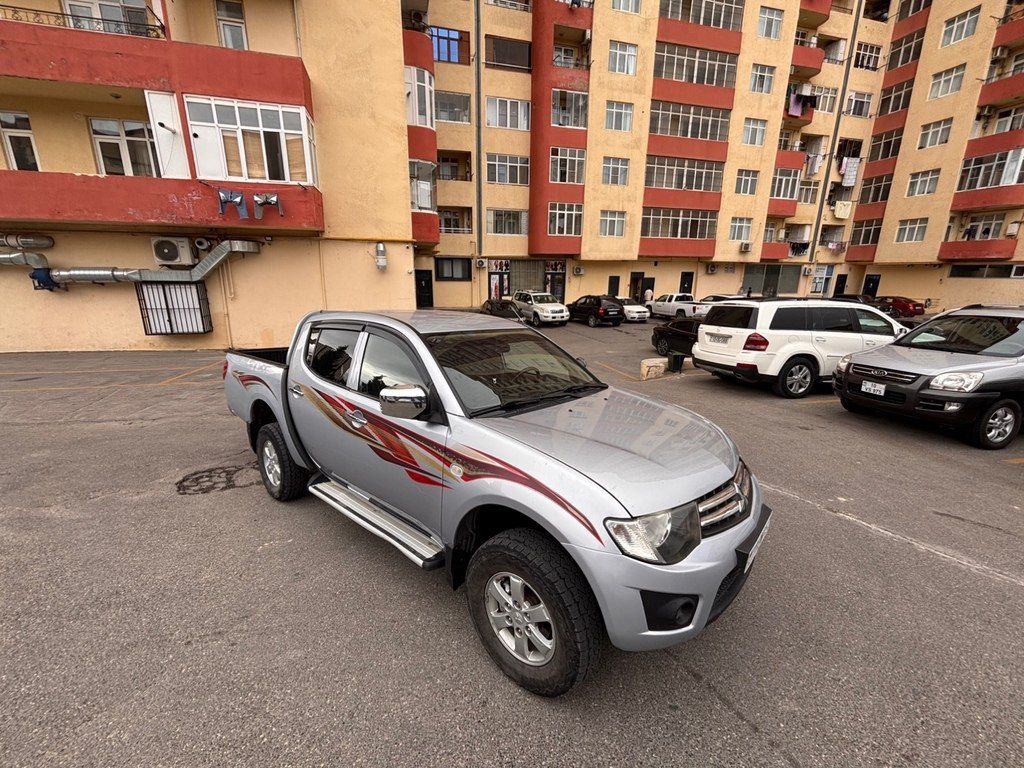 Mitsubishi L200, 2.5 L, 2014 il, 294 000 km 77-OM-132 — Avtomobillər, Bakı (4)