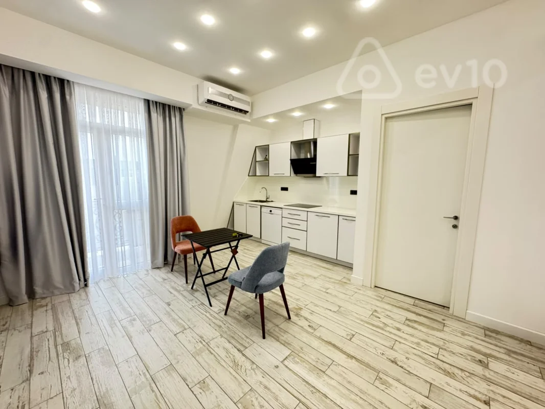 3 otaqlı mənzil, 135 m², Merkezi Bulvar — kirayə — Mənzil, Bakı (5)