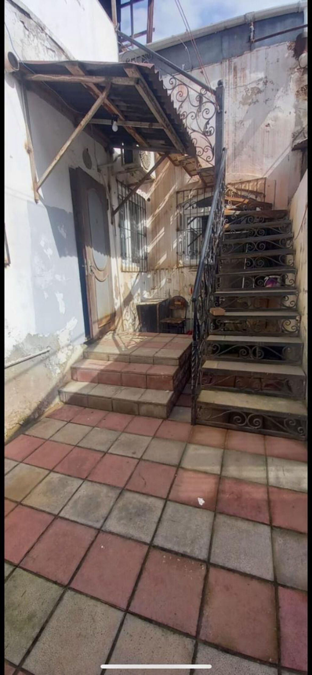 450 azn kirayə ev, Iki mertebedi 1 ci mertebesi verilir. Sebail 20 ci — Ev, villa, Bakı (7)
