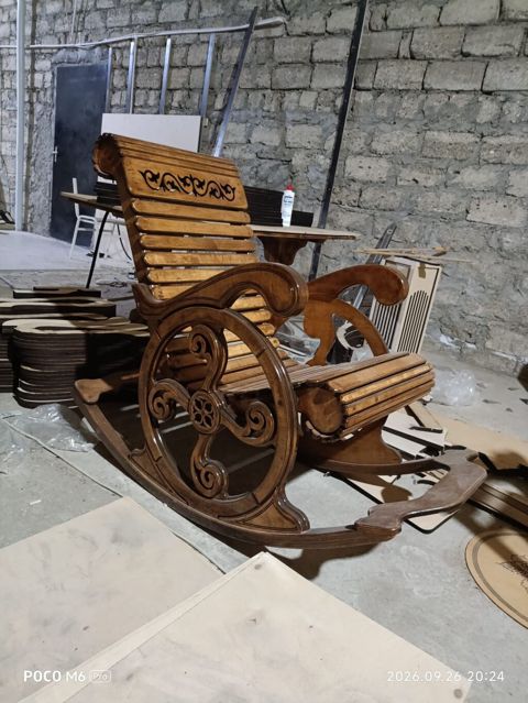 Taxta yelləncək kreslo - Material: tam ağac (məxməri cilalanmış — Digah