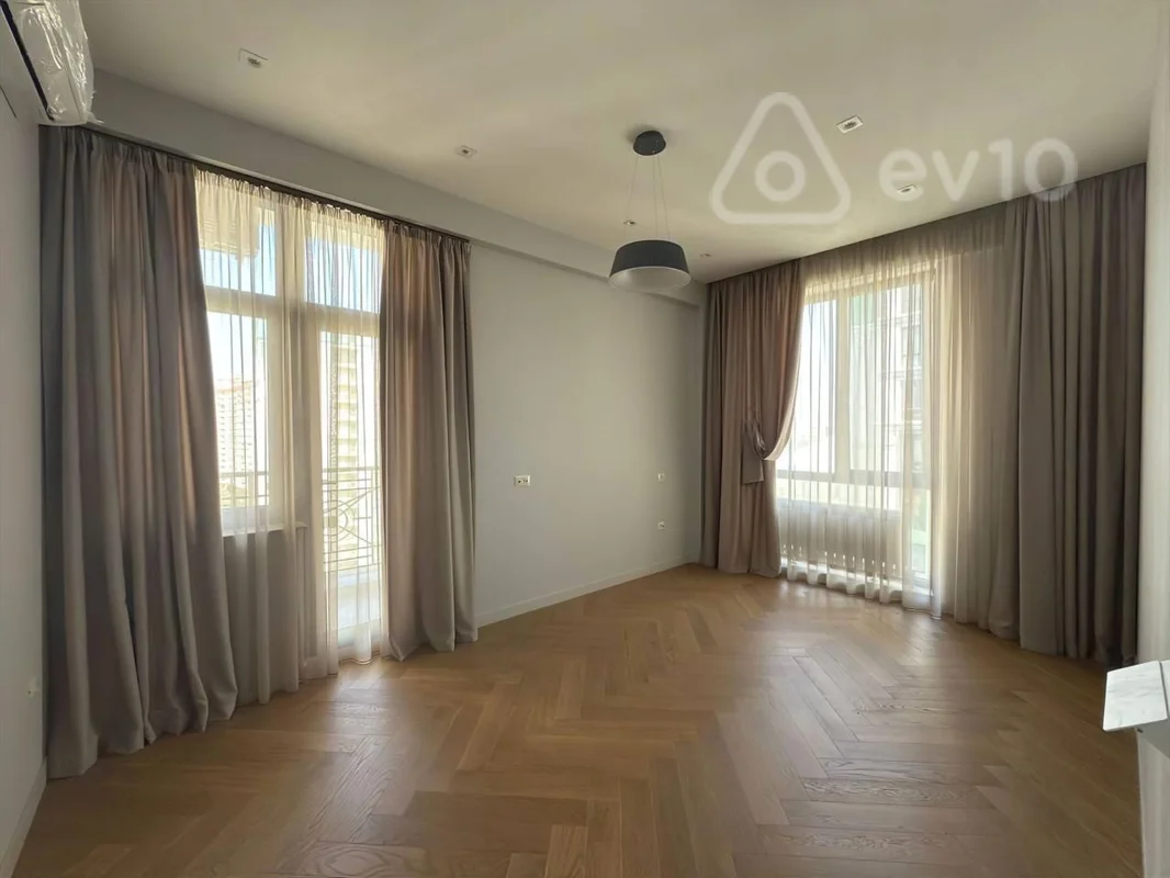 3 otaqlı mənzil, 134 m², Təbriz küç — Bakı