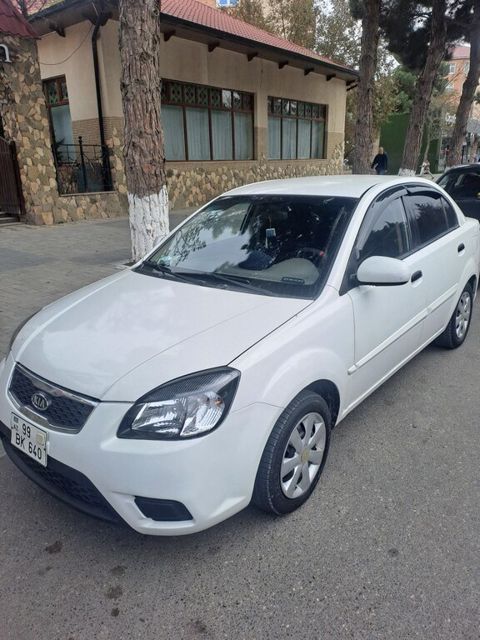 Kia Rio, 1.4 L, 2011 il, 259 000 km — Sumqayıt