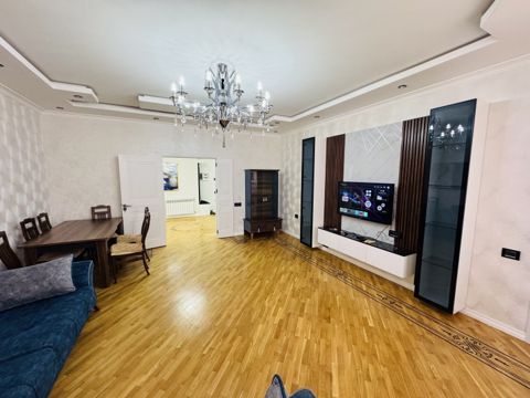 İcarəyə verilir 3 otaqlı yeni tikili 150 m² — Bakı