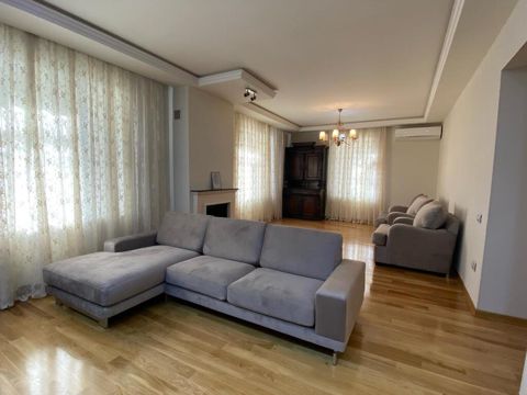 Satılır 8 otaqlı həyət evi/bağ evi 367 m² — Bakı