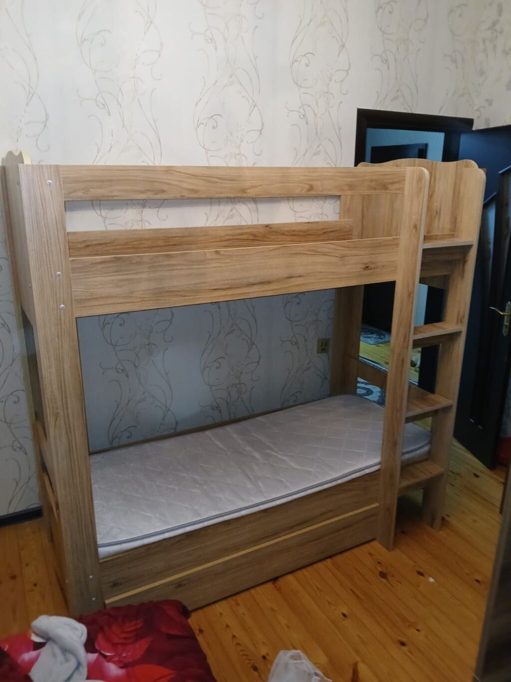Oğlan və qız üçün, İşlənmiş, Çarpayı, Matras ilə, Siyirməsiz, Taxta — Yataqlar, Bakı