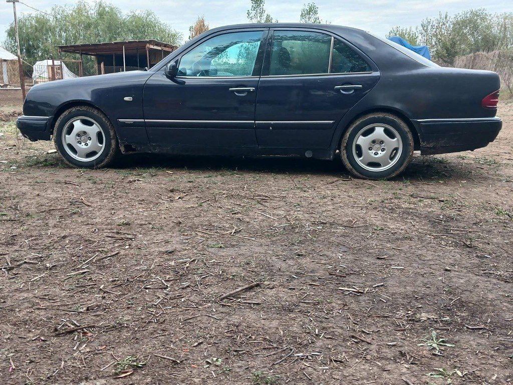 Mercedes E 240, 2.4 L, 1998 il, 385 000 km — Avtomobillər, Beyləqan (4)