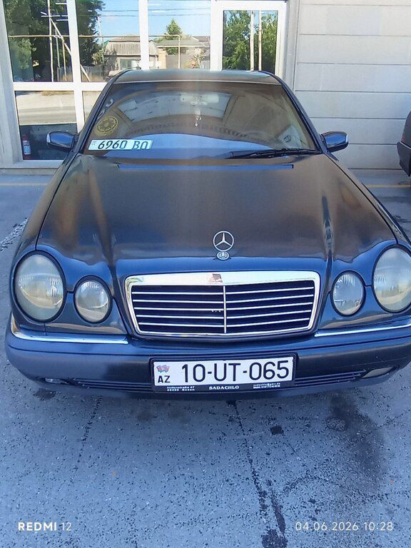 Mercedes E 220, 2.2 L, 1996 il, 562 378 km 10-UT-065 — Avtomobillər, Bakı (2)