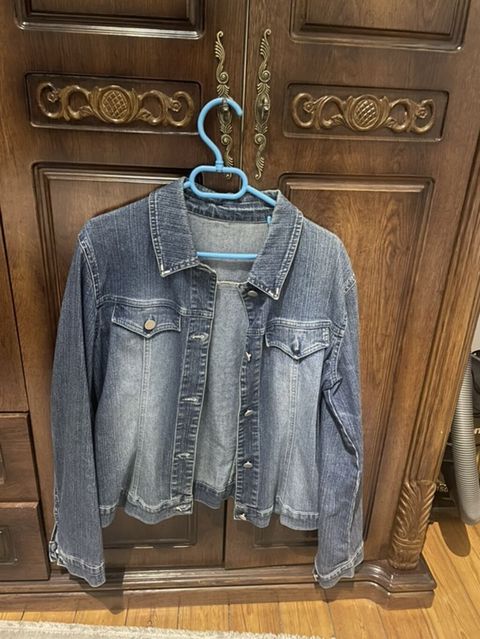 Qadınlar üçün cins gödəkçə - Material: klassik denim (mavi yuma — Digah