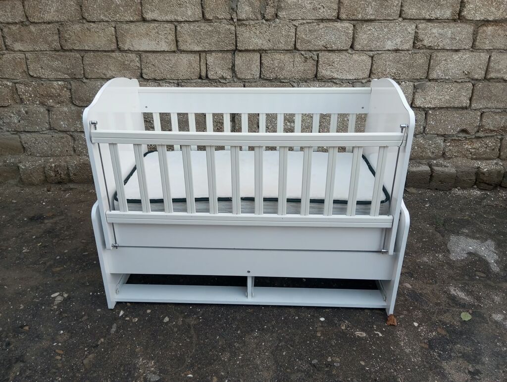 Oğlan və qız üçün, İşlənmiş, Dördbucaq, Beşik, Dəstsiz, Matras ilə, Yellənmə mexanizmi ilə — Bəşikləri, Bakı (6)