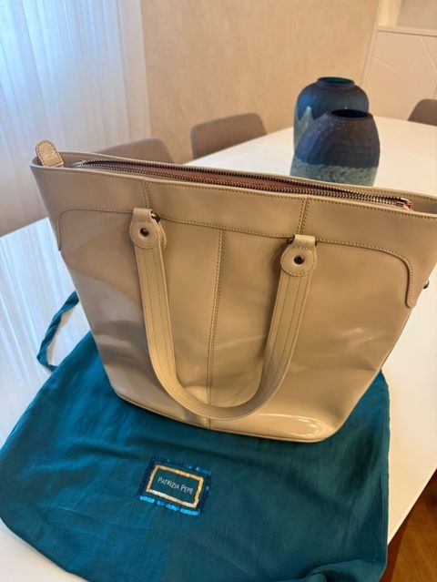 Patrizia Pepe qadın çantası - Model: Tote tipli, iki ədəd möhkəm əl — Bakı