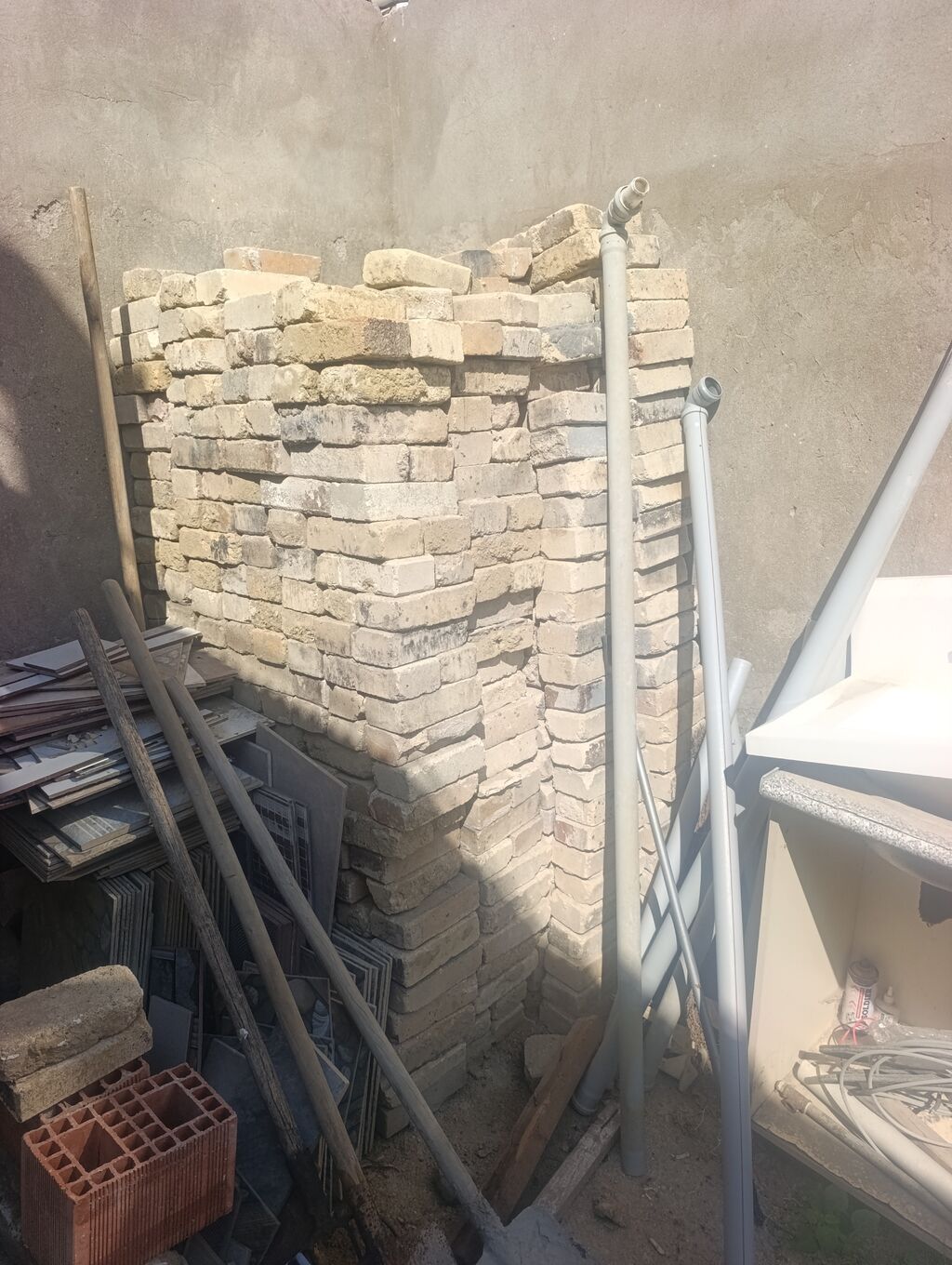 Məhsul: Kərpic yığımı qiymət Ədədi 80qəpikdir 350 400 ədəd var Təsvir — Tikinti blokları, kərpic və panellər, Masazır (2)