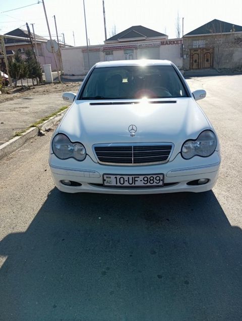 Mercedes C 180, 2.0 L, 2002 il, 445 225 km — Bakı